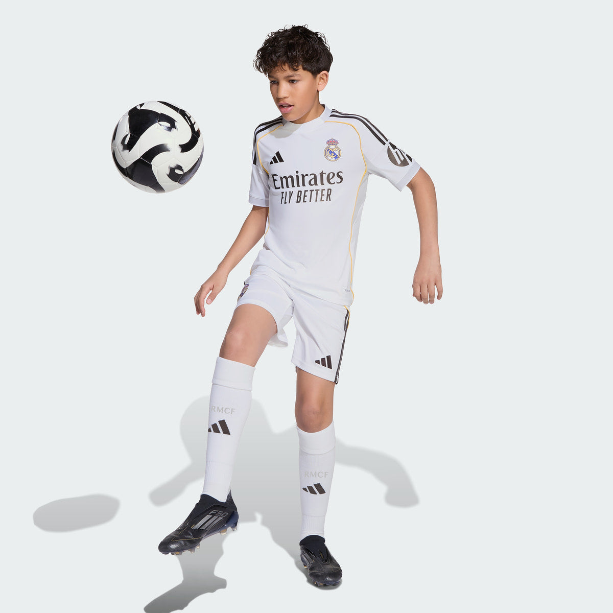 Real Madrid Shorts Local 2025/26 - Niños