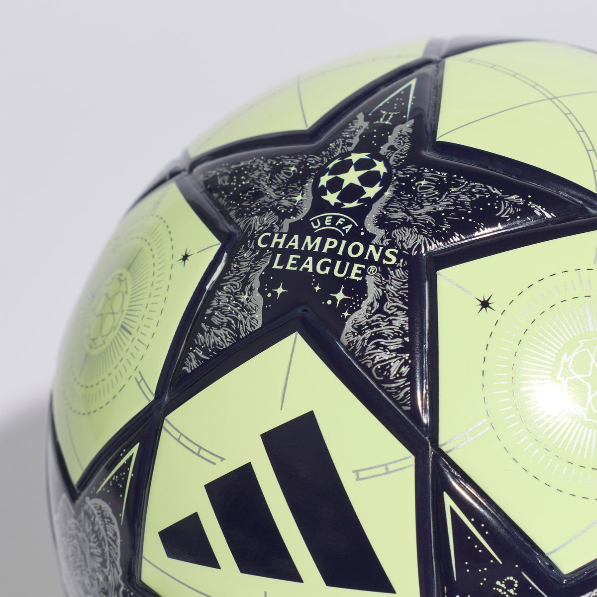 Real Madrid Mini Balón Verde